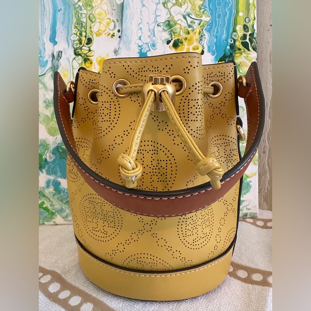 Tory Burch Bucket Bag in Golden Sunset - Picture 3 of 10